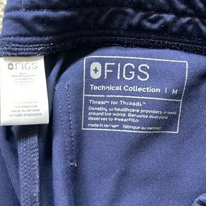 FIGS navy jogger scrub pants